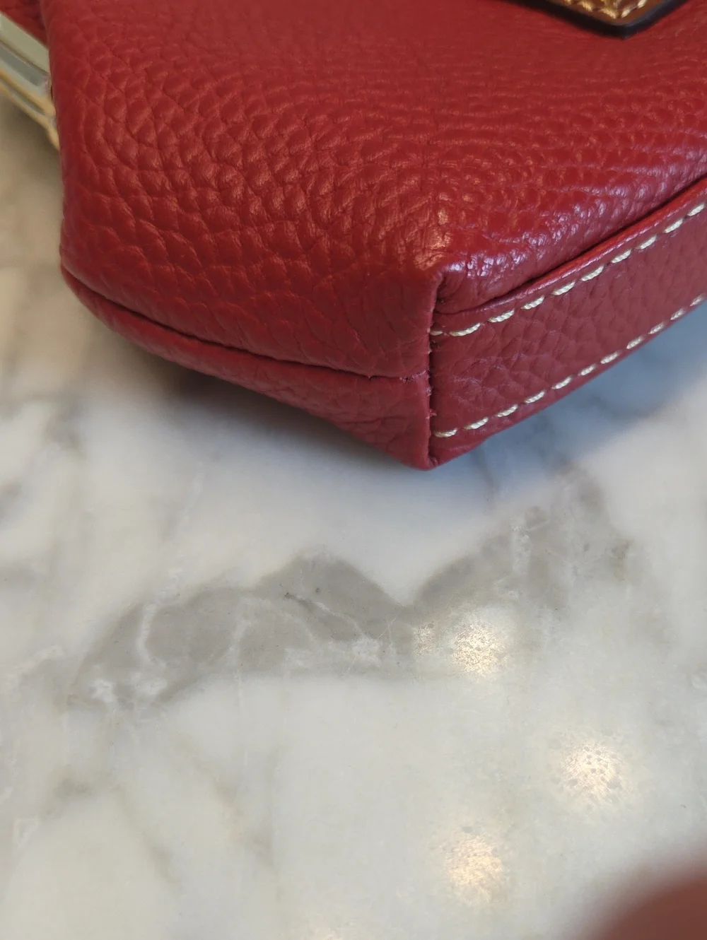 EUC Dooney & Bourke Red Pebbled Leather Kiss-Lock Coin Purse with Gold Plaque